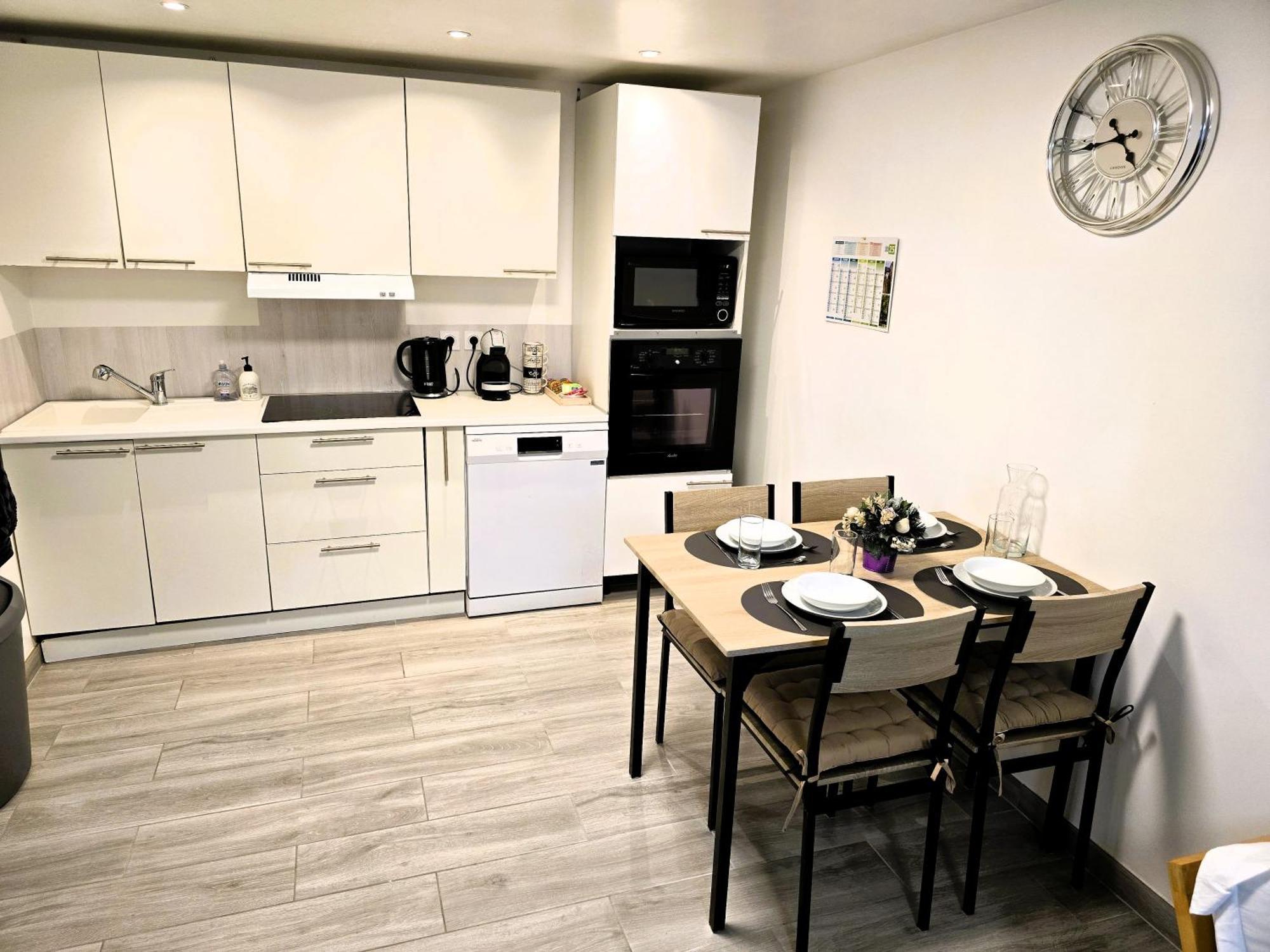 פיירלה Appartement T2 Confortable - Piscine Et Jacuzzi מראה חיצוני תמונה